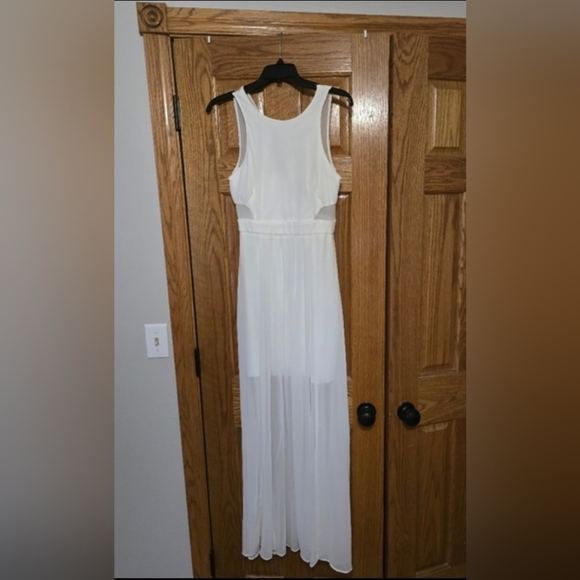 Bijou Bijou White Scoop Neck Illusion Cut Out Maxi Slit Sheer Dress - Picture 12 of 12